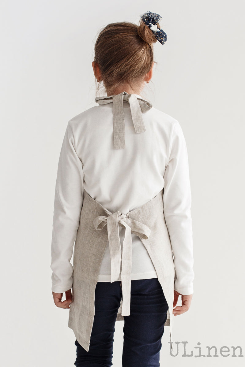 Linen Kids Apron in Natural color (with 2 front pockets)