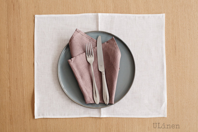 Set of 2 Linen Napkins in Pastel Violet Color