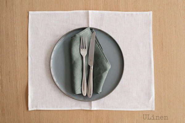 Set of 2 Linen Napkins in Reseda Green Color